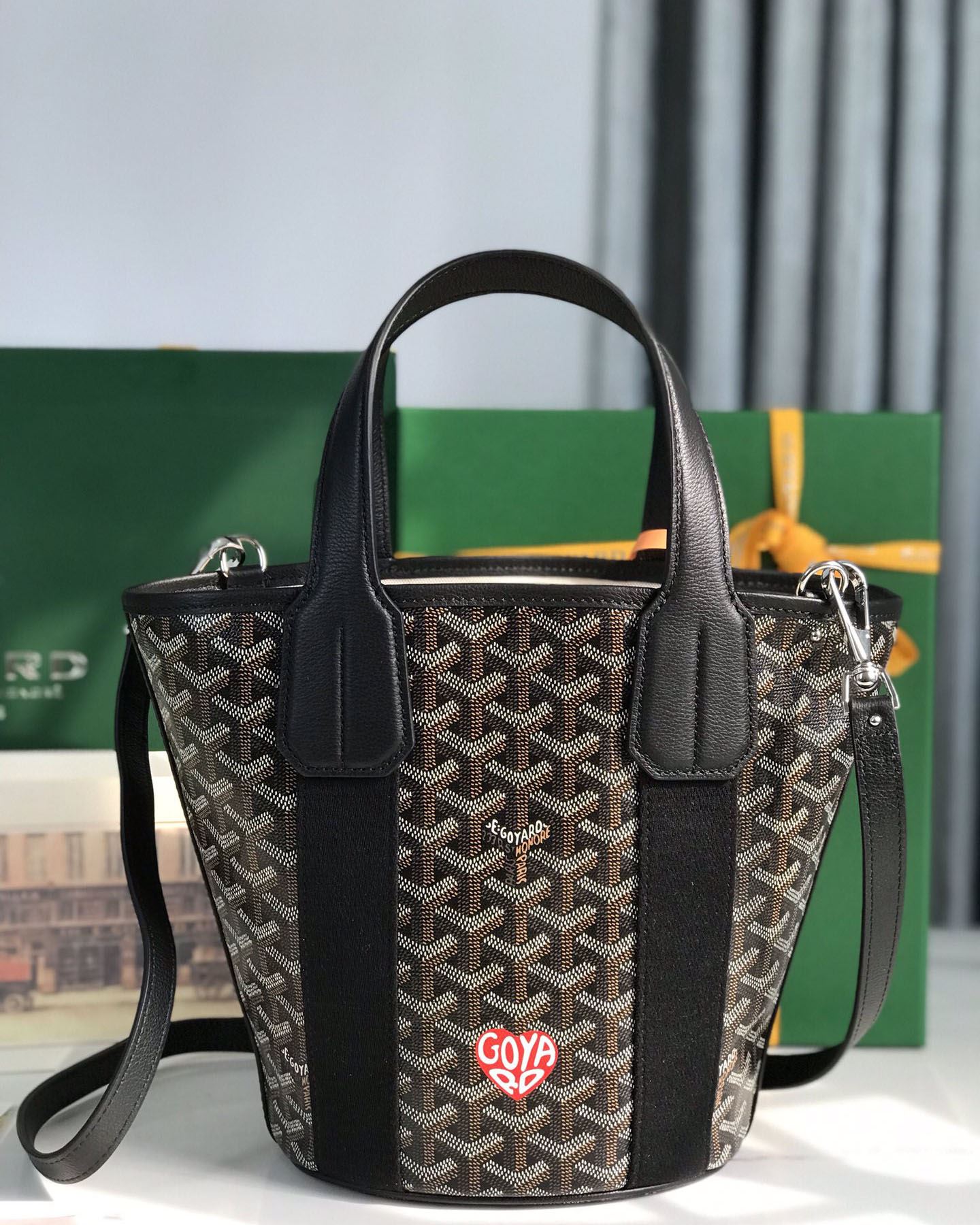 Go*ard bucket bags